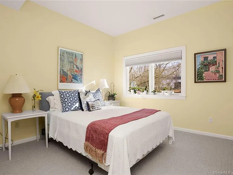 12 Signal Ln — Photo 36