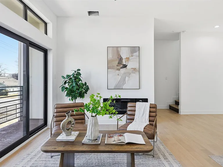 4635 Manett St #101 — Photo 12