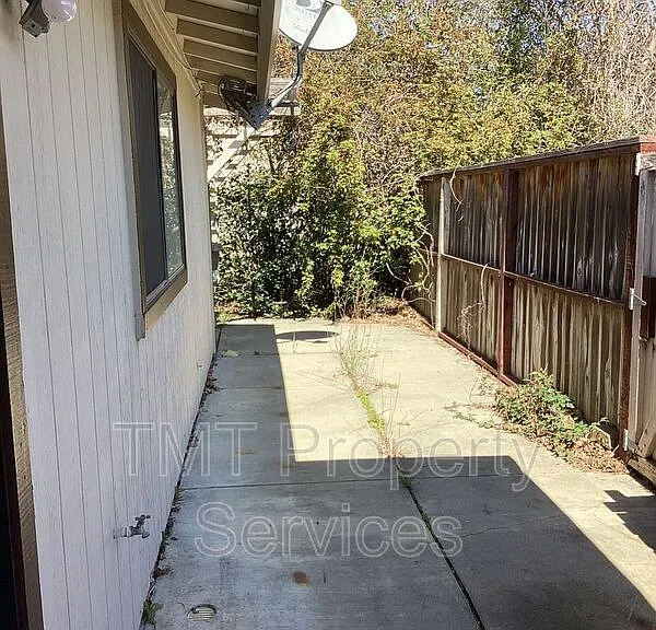 7847 Orchard Woods Cir — Photo 13