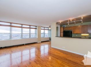 653 W Irving Park Rd #2403, Chicago, IL 60613