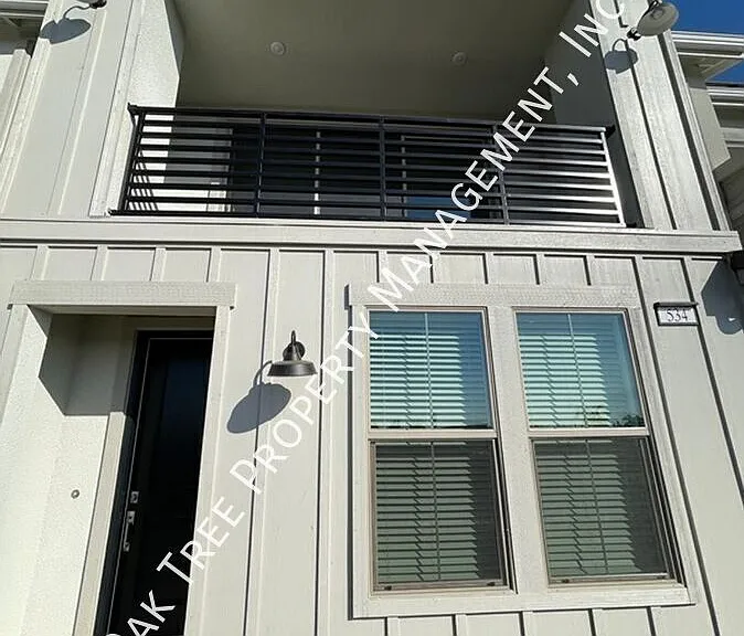 534 W Mahogany Ln — Photo 1