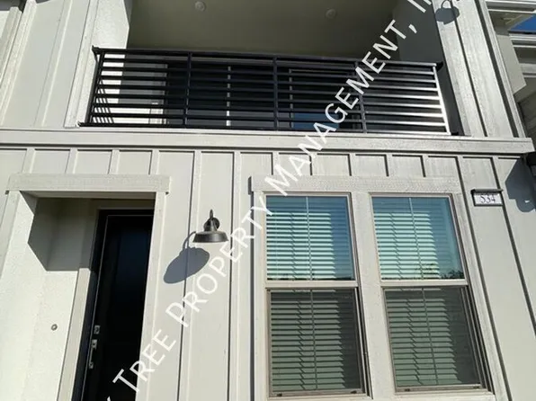 534 W Mahogany Ln, Clovis, CA 93611