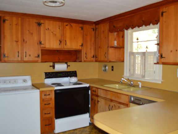 5th image of 109 Lee Dr