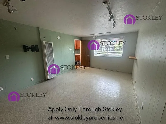 3 bed, 2.0 bath, 1800 sqft, $5,395 — Photo 3
