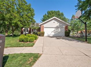 16306 Westglen Farms Ct, Ballwin, MO 63011