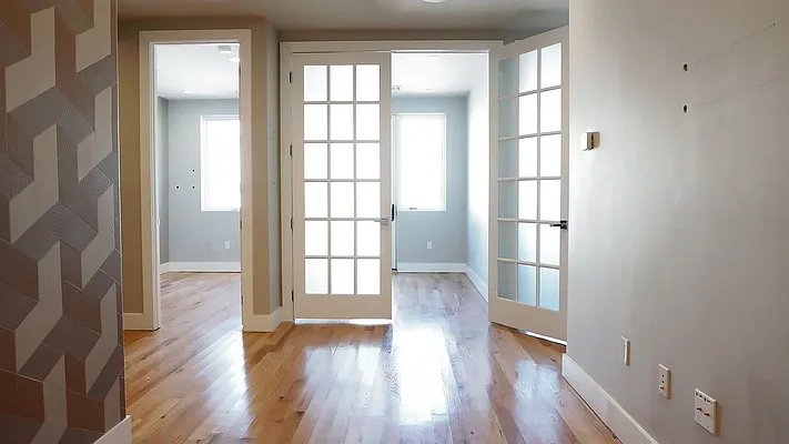 Rented by Premier Metro Realty Corp | media 31