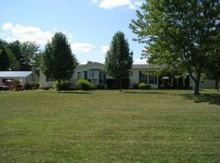 2815 N County Line Rd, Moores Hill, IN 47032