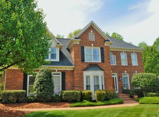 3711 Timberoak Dr, Greensboro, NC 27410