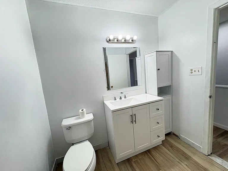 715 Frenchtown Rd — Photo 22