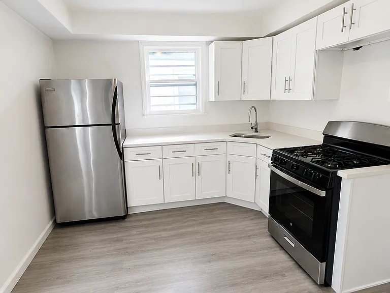 8 Albert Pl — Photo 1