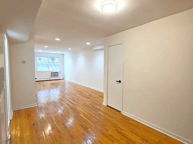 83-24 Talbot St #1F — Photo 4
