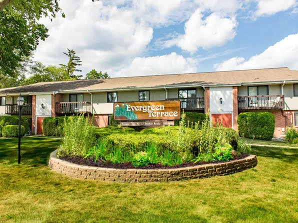 N83W13692 Fond Du Lac Ave, Menomonee Falls, WI