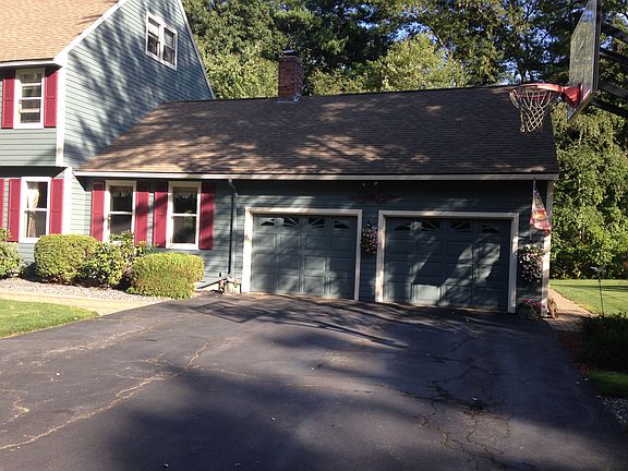 Attached 2 car garage