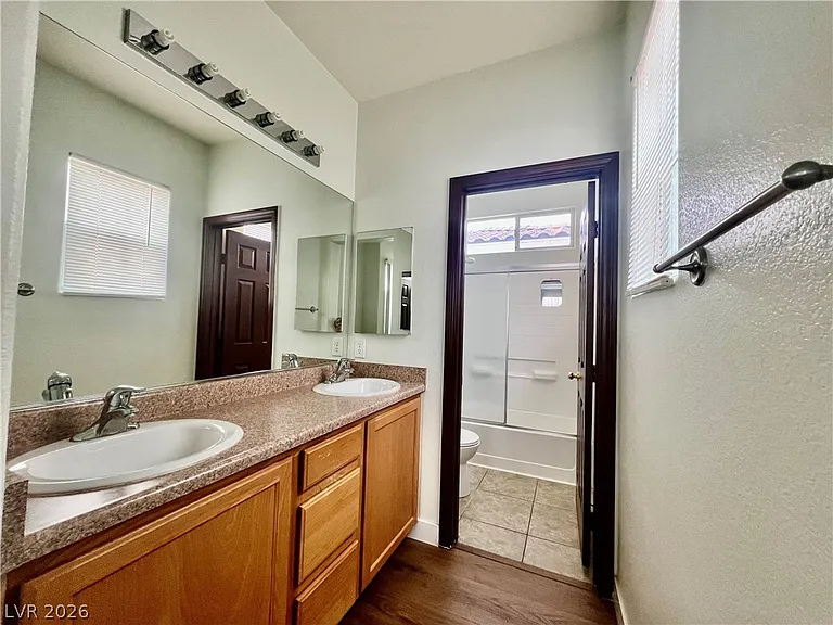 1324 Sun Village Ave — Photo 19