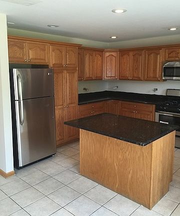 4th image of 6524 W 91st St