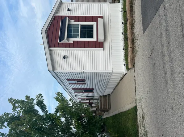 36 Elm Ln, Hodgkins, IL 60525