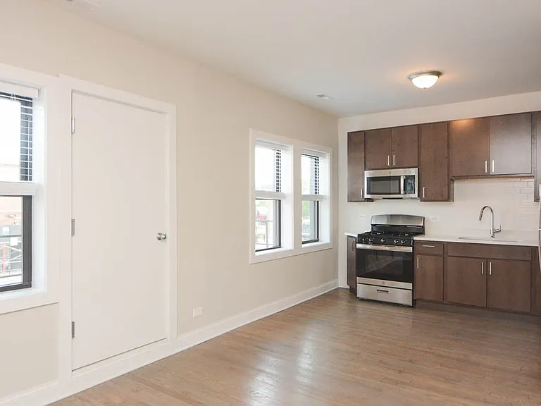 3407 W Fullerton Ave #D3 — Photo 9