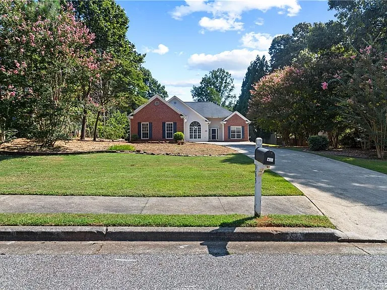 965 Dogwood Park Dr — Photo 2