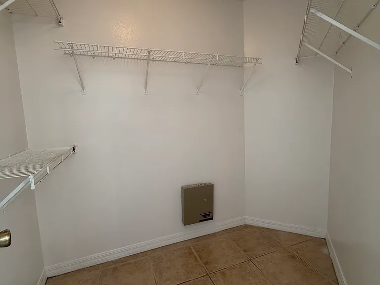 1646 Oak Hill Trl — Photo 44