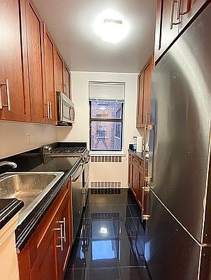 4th image of 1680 York Ave APT 5F