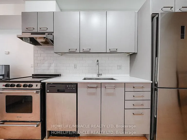 1331 Gerrard St E #2 — Photo 2