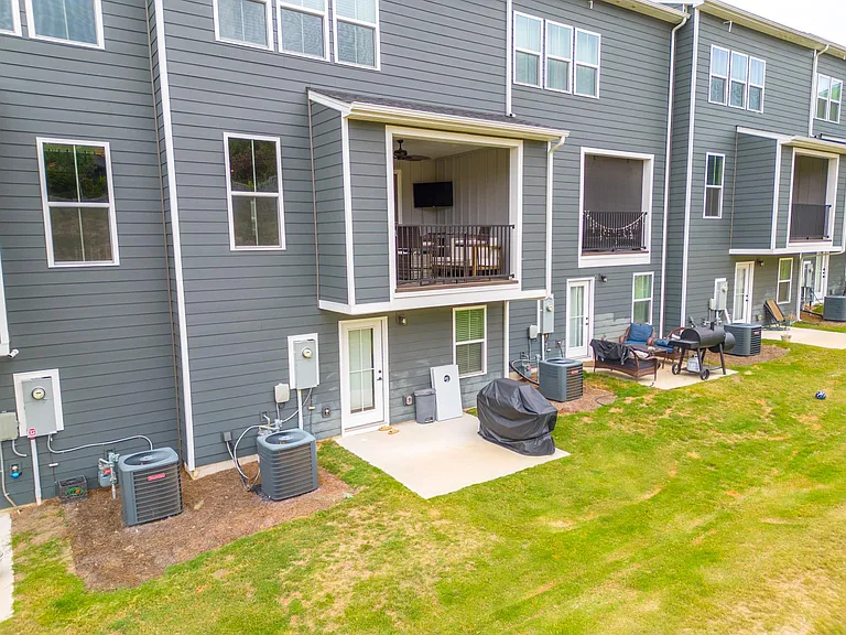 416 Lahinch Dr — Photo 2