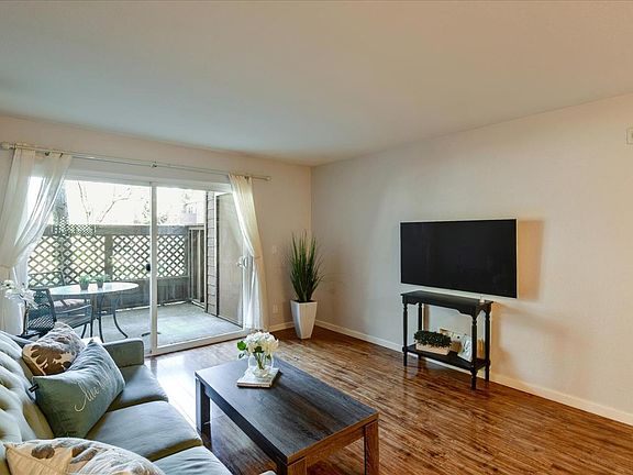 5th image of 894 Catkin Ct