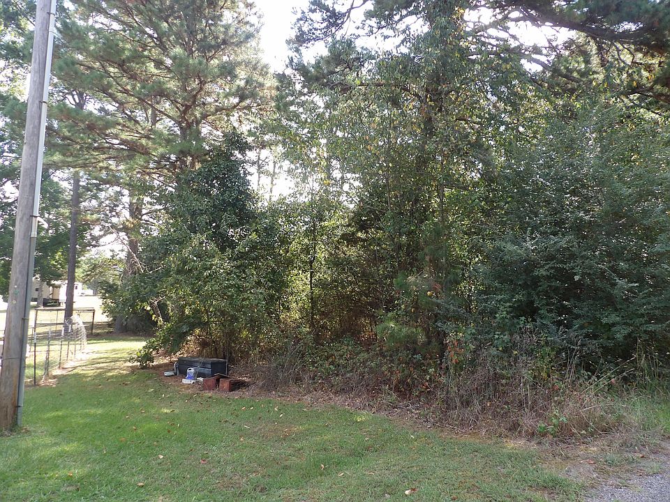 1st image of Lakewood Dr