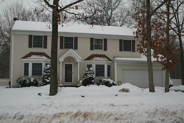 1st image of 12 Michelle Dr