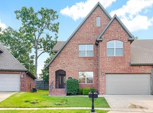 4004 N Zion Valley Dr, Fayetteville, AR 72703