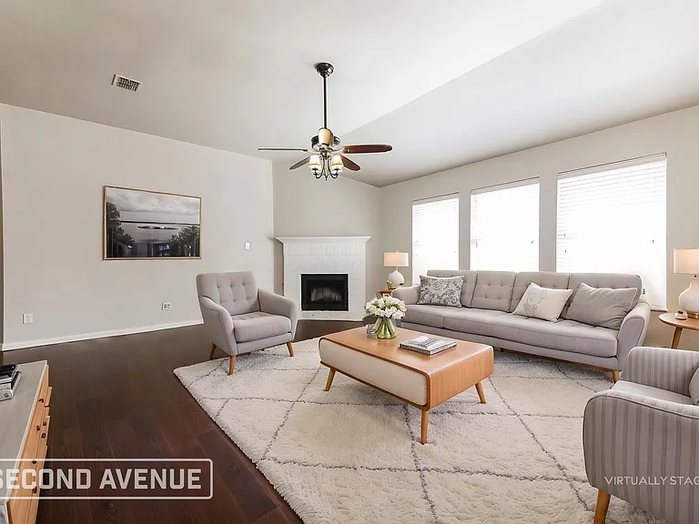 2121 Juniper Dr — Photo 2