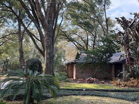 2nd image of 110 Stone Post Rd