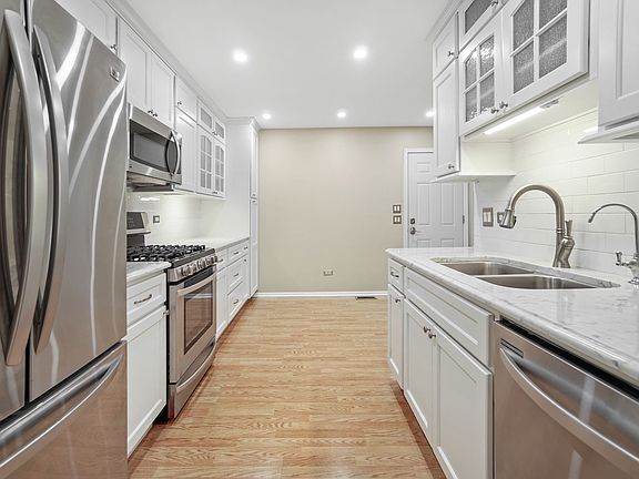 4th image of 19539 Cambridge Dr