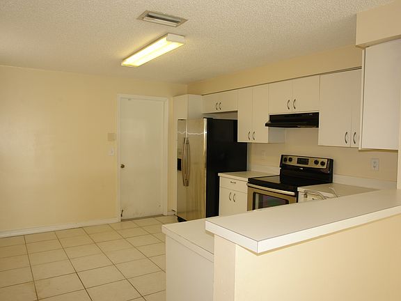 5th image of 1331 Sorrento Dr
