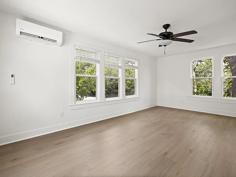 1301 Sloan St — Photo 20