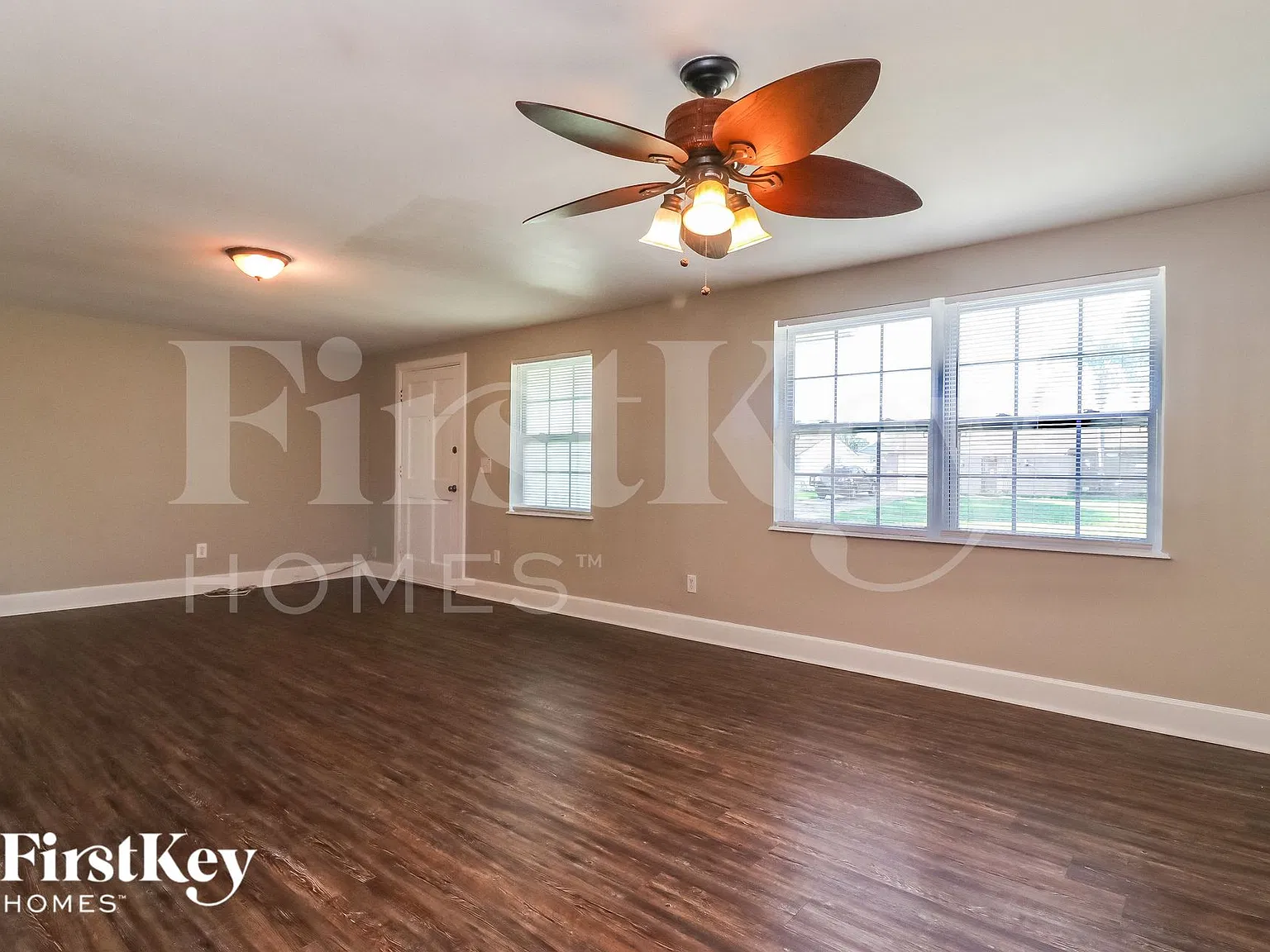 3 bed, 2.0 bath, 1274 sqft, $2,535 — Photo 4