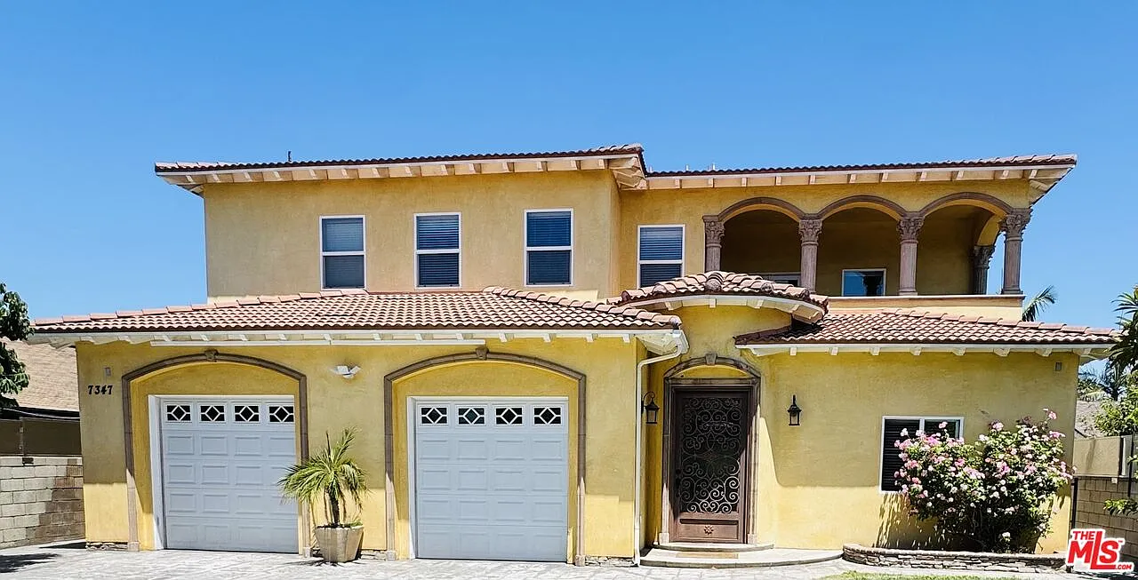 3 bed, 5.0 bath, 2842 sqft, $6,000 — Photo 1