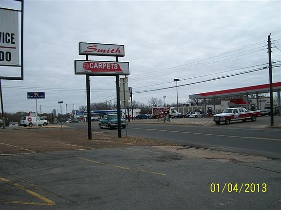 4th image of 1247 Clarksville St