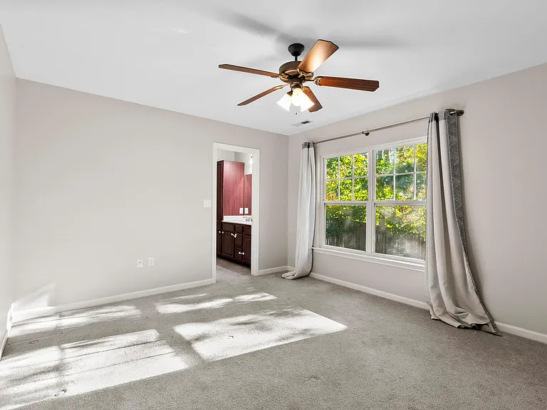 55 Thea Ln — Photo 15