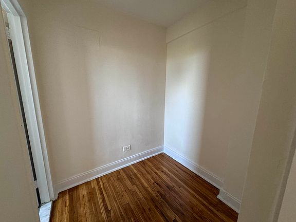 4th image of 2076 20th Ln APT 6F