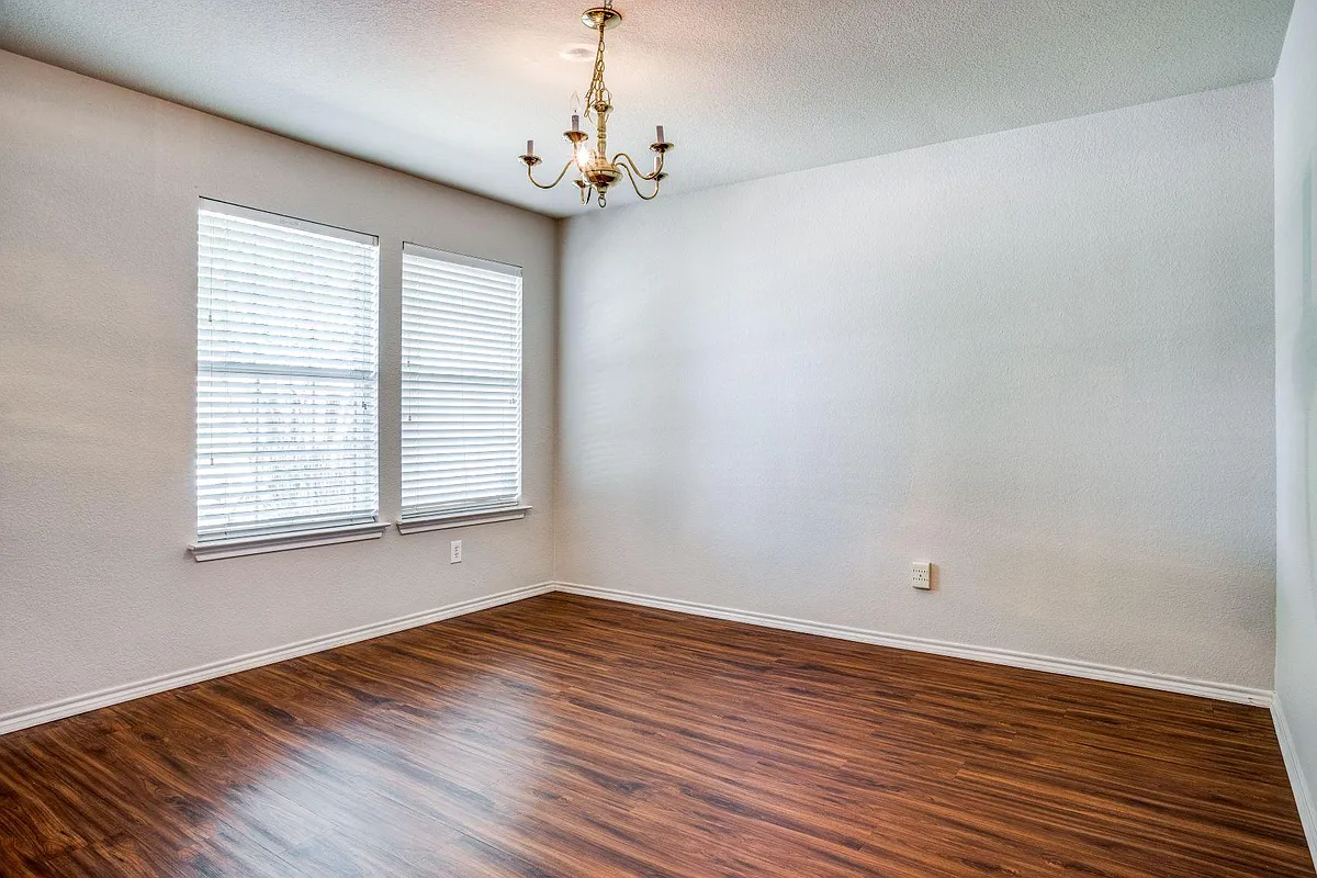 Building Photo - 821 Oak Hollow Ln