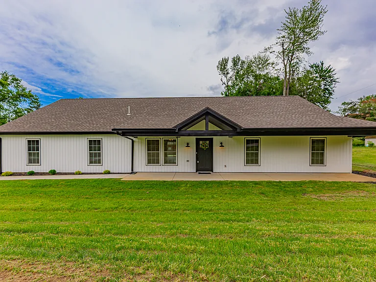 7711 Pamela Ln — Photo 1