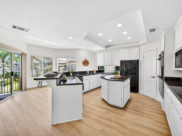 24140 Cruise Cir, Canyon Lake, CA 92587