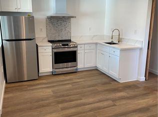 24306 Victory Blvd #1/2, Woodland Hills, CA 91367
