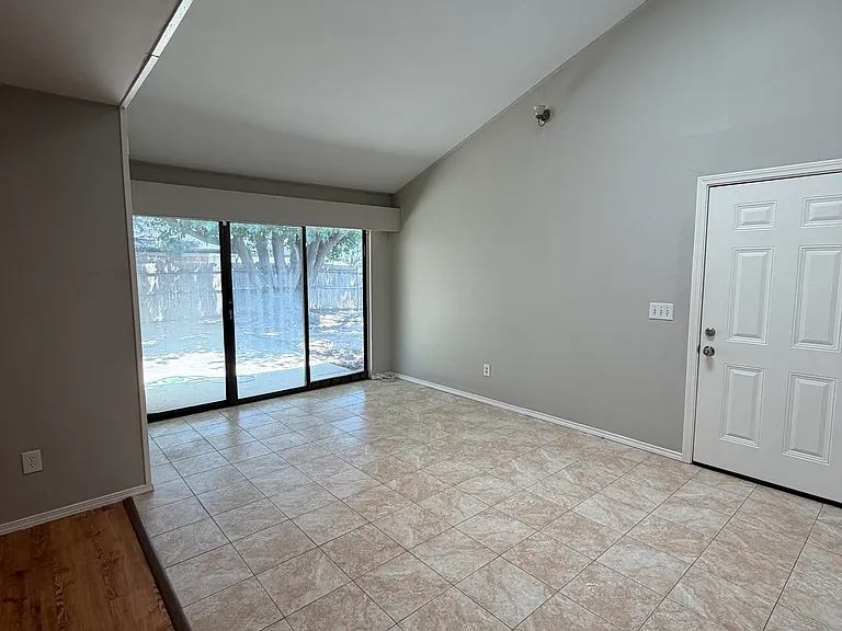 6705 Brandon Rd — Photo 4