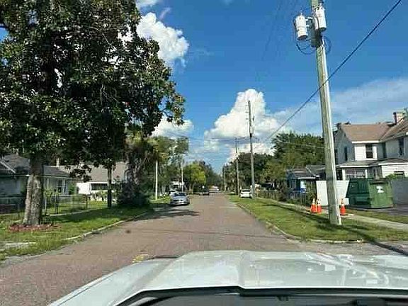 4th image of 47 E 18th St