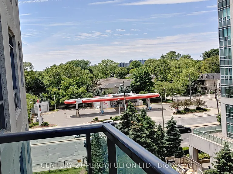 28 Harrison Garden Blvd #709 — Photo 16