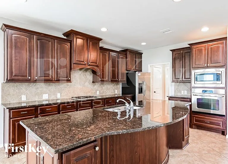 10402 Golden Hearth Ln — Photo 5