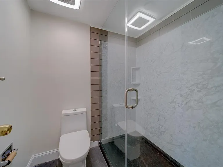890 N Village Dr #103 — Photo 20