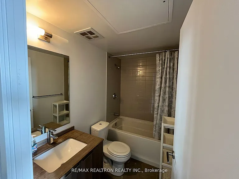 11 Wellesley St W #2712 — Photo 2